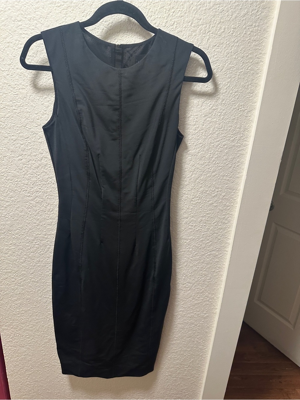 D&G Dolce & Gabbana Black Sleeveless Sheath Knee Dress Zip Back Lined 42